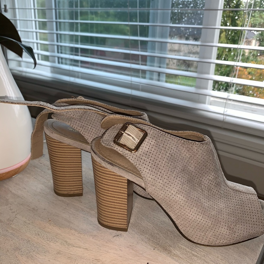 Heeled sandals - Picture 2 of 5